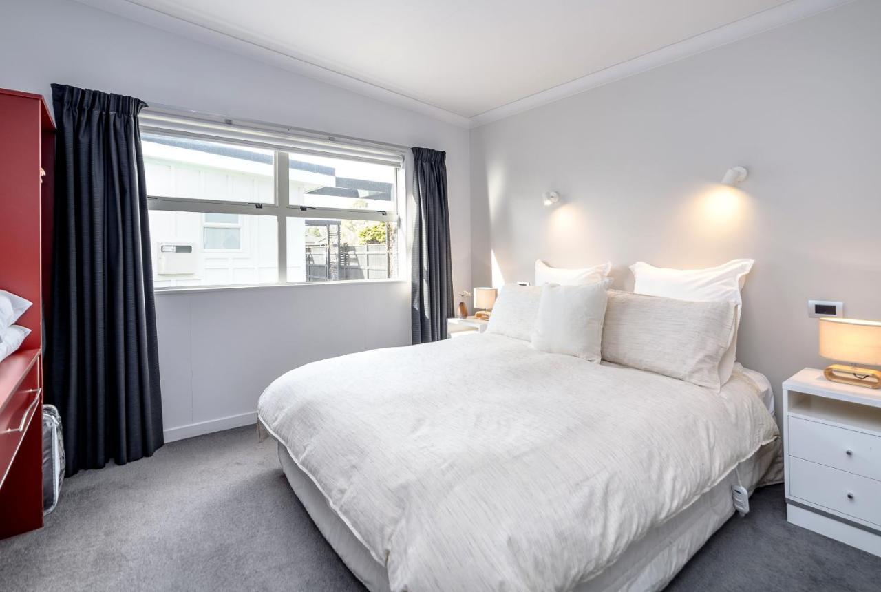 Vila Two Four Cologne Martinborough Exteriér fotografie