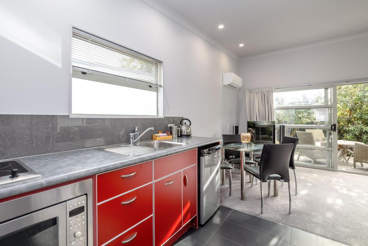 Vila Two Four Cologne Martinborough Exteriér fotografie
