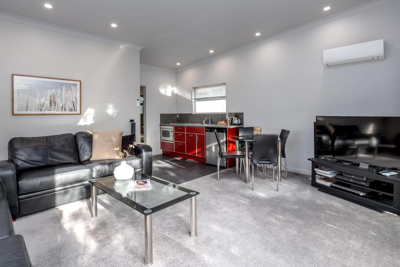Vila Two Four Cologne Martinborough Exteriér fotografie