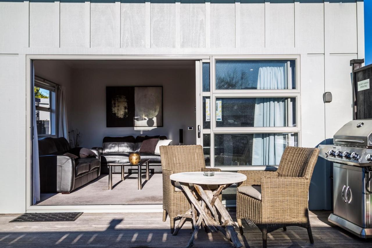 Vila Two Four Cologne Martinborough Exteriér fotografie