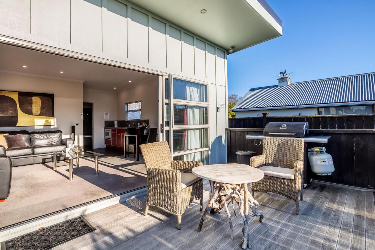 Vila Two Four Cologne Martinborough Exteriér fotografie