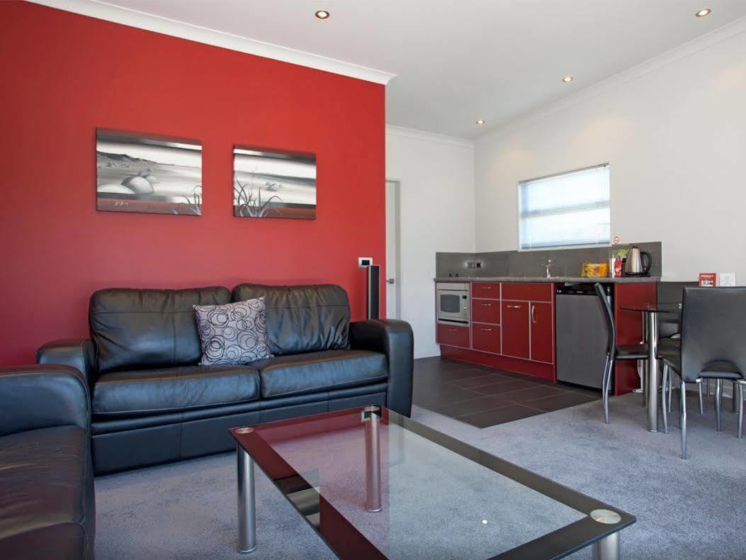 Vila Two Four Cologne Martinborough Exteriér fotografie